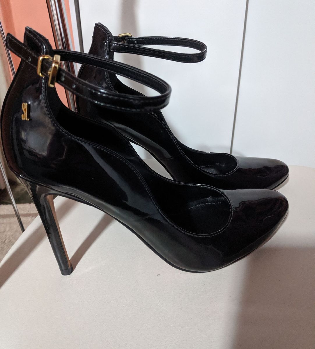 scarpin santa lolla boneca preto