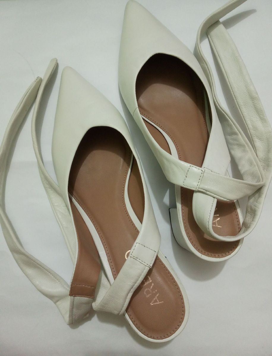 scarpin branco arezzo