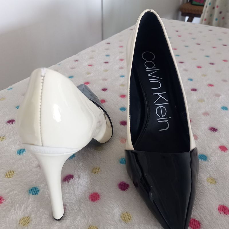 Calvin klein roslyn pointed cheap toe pump