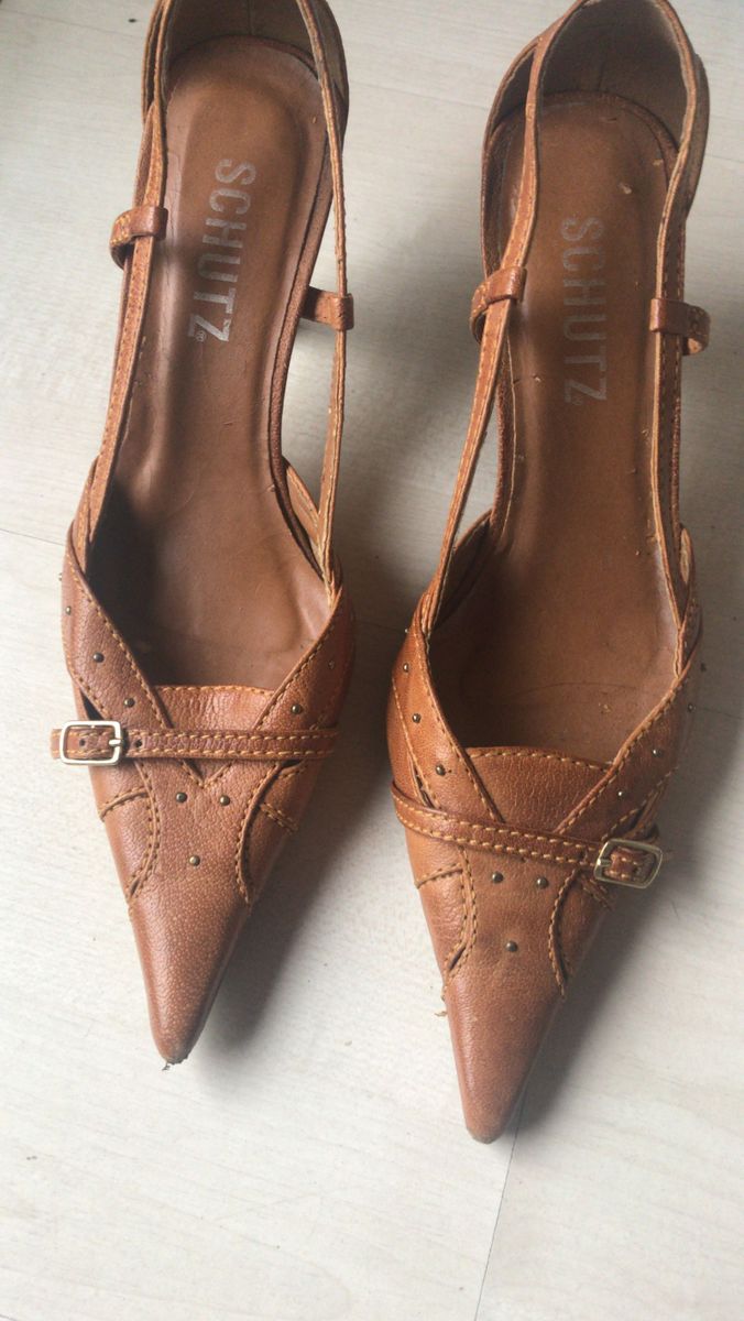 scarpin caramelo