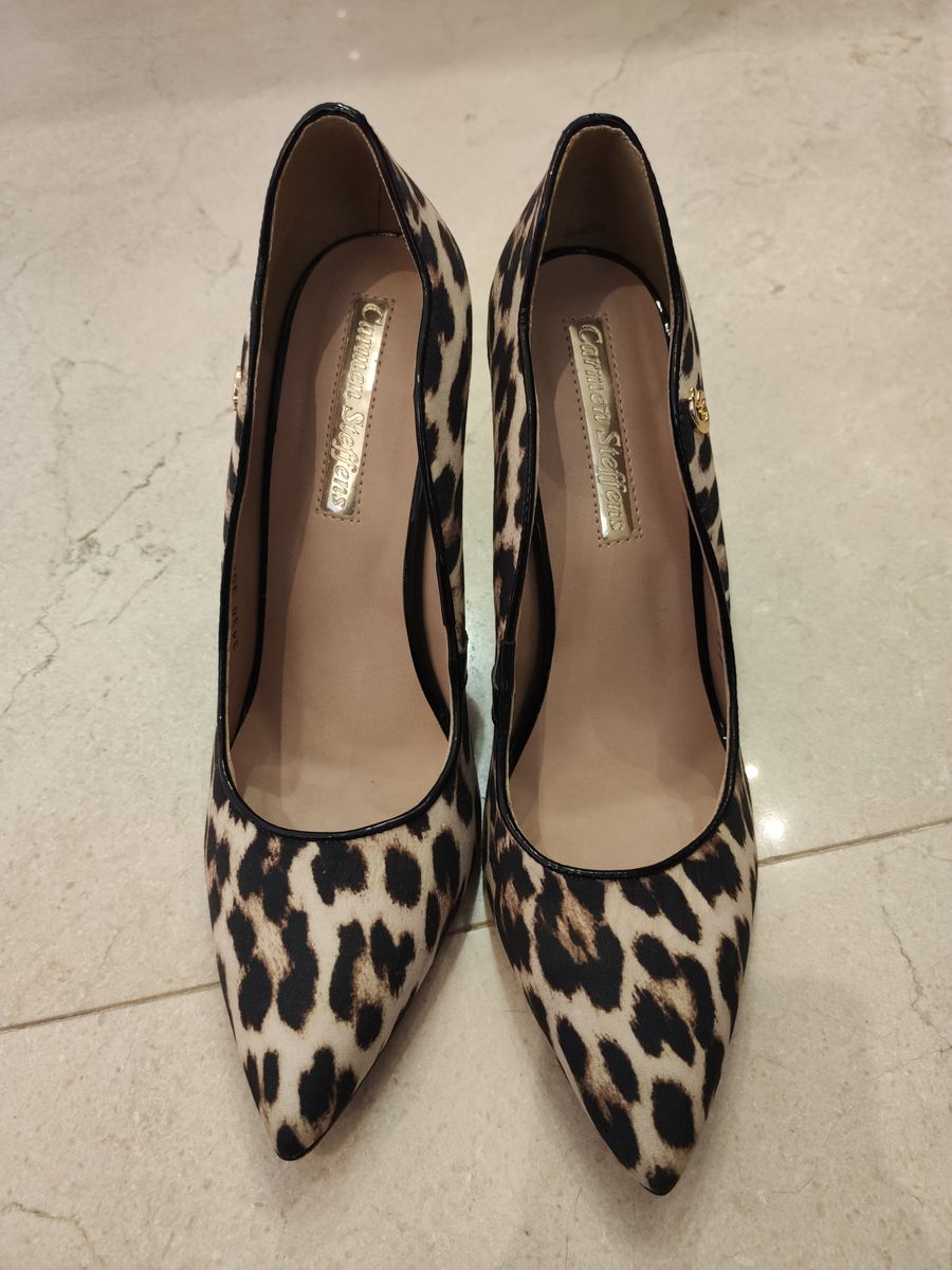 scarpin onça carmen steffens