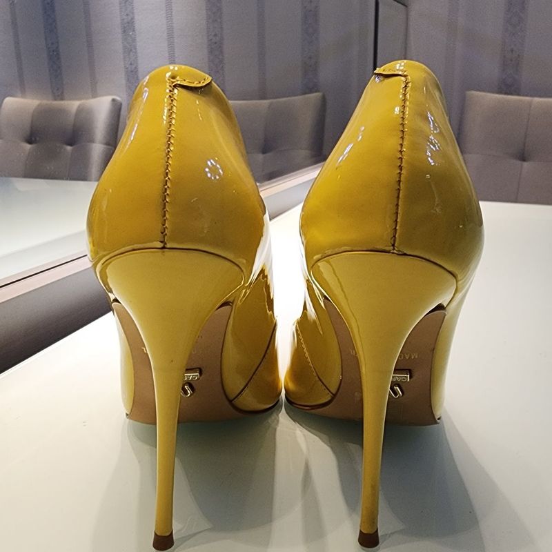 Scarpin carrano hot sale amarelo