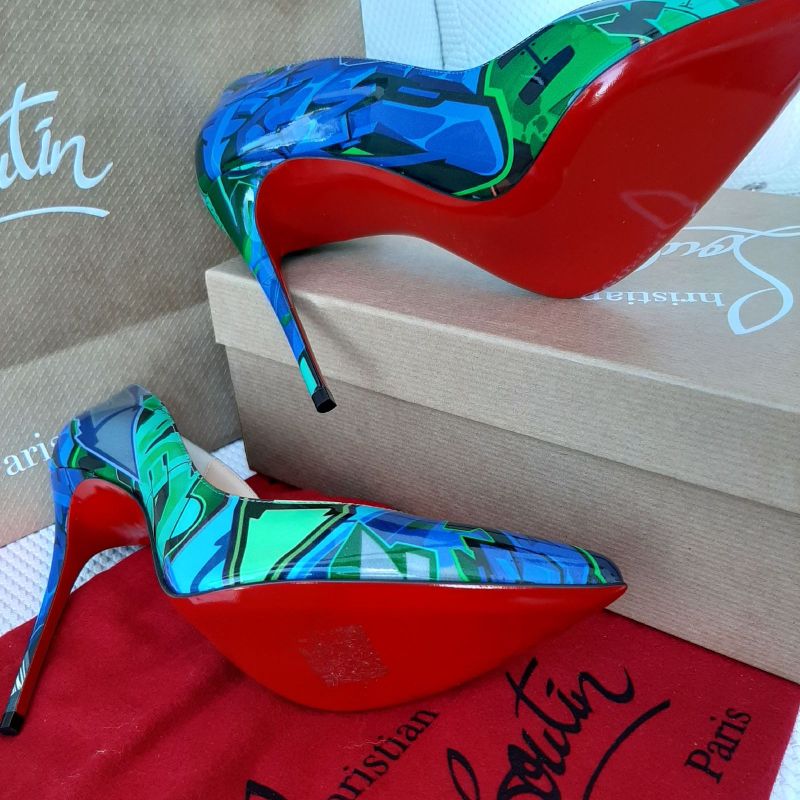 Scarpin louboutin hot sale novo