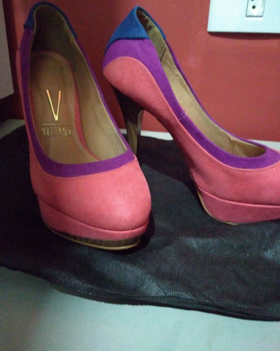 sapato vizzano colorido