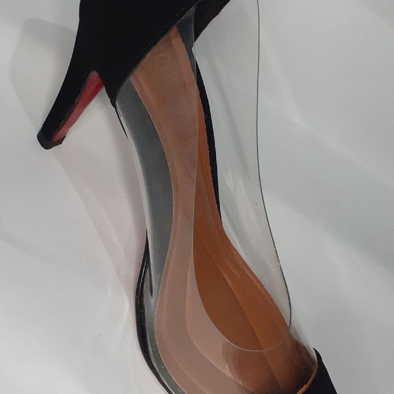 Scarpin fashion lateral transparente