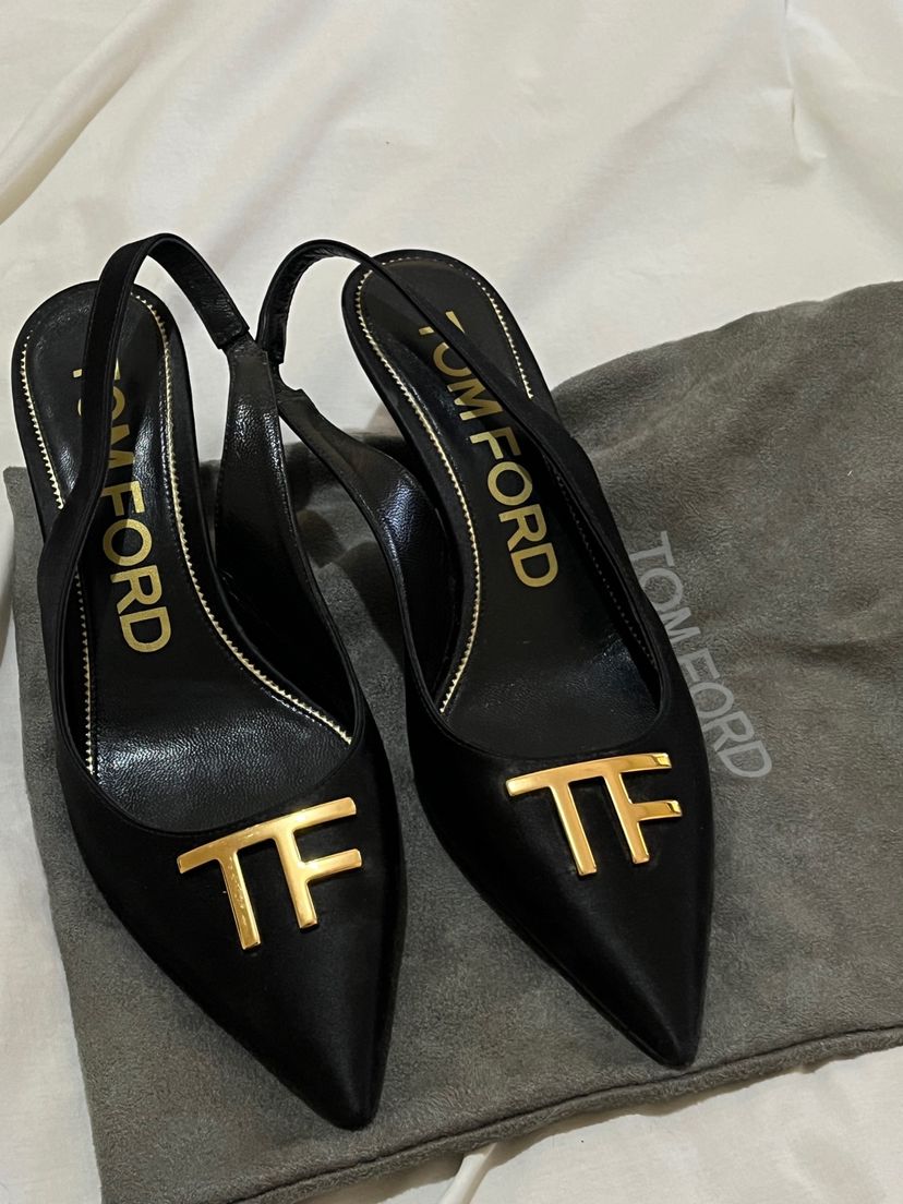 Scarpin com Salto Pequeno Tom Ford | Sandália Feminina Tom Ford Usado  84191720 | enjoei