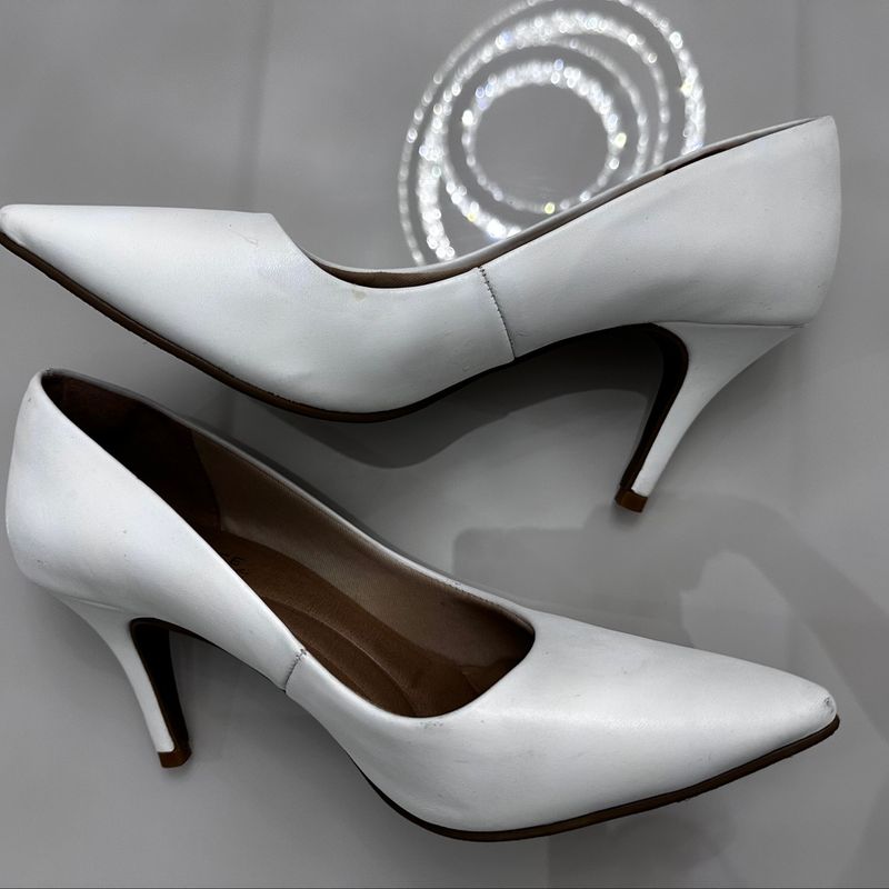 Scarpin best sale branco constance