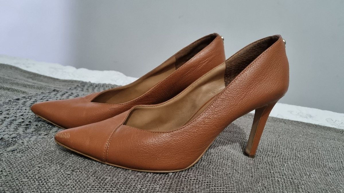 Scarpin jorge shops bischoff caramelo