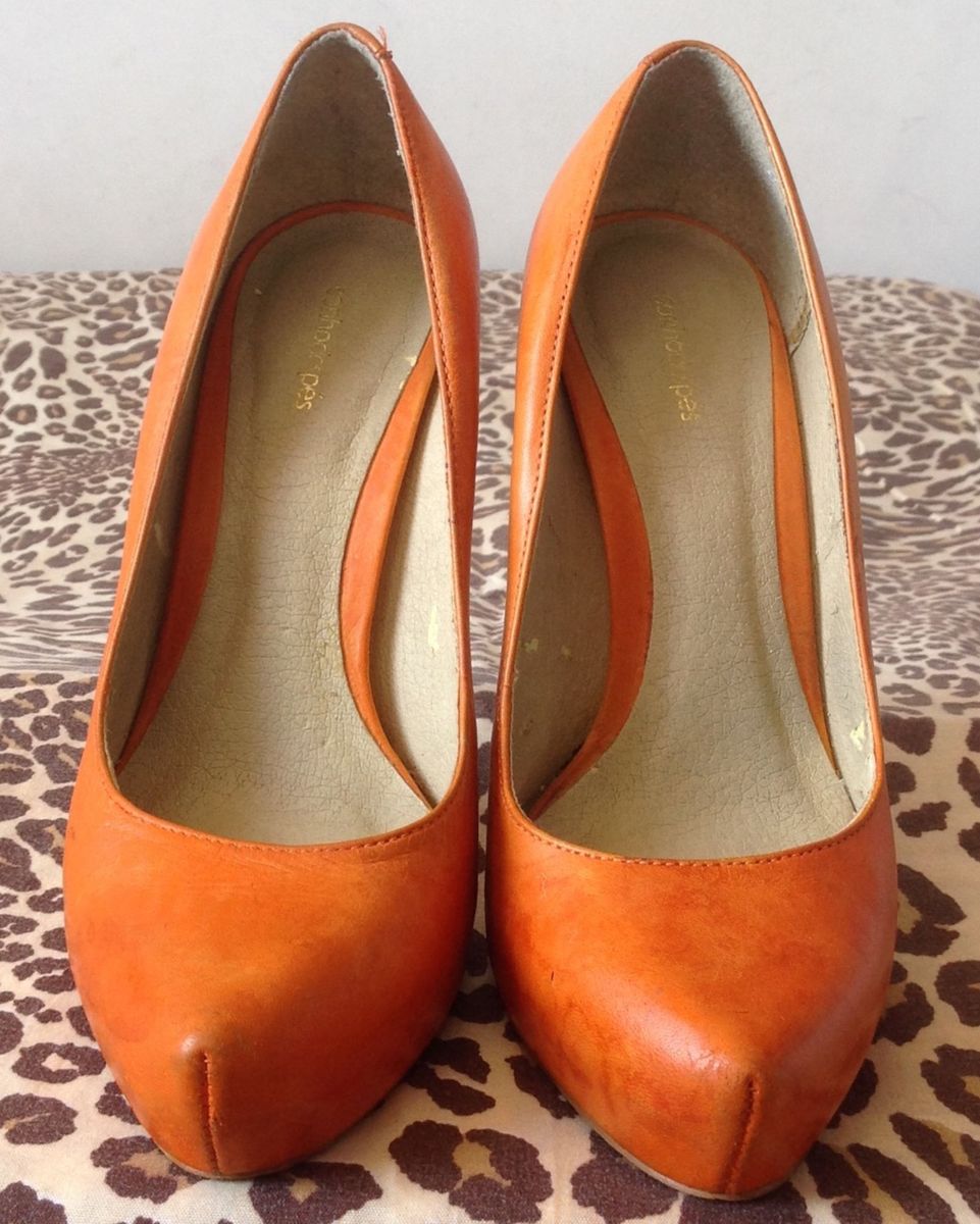 scarpin meia pata bico de tubarão