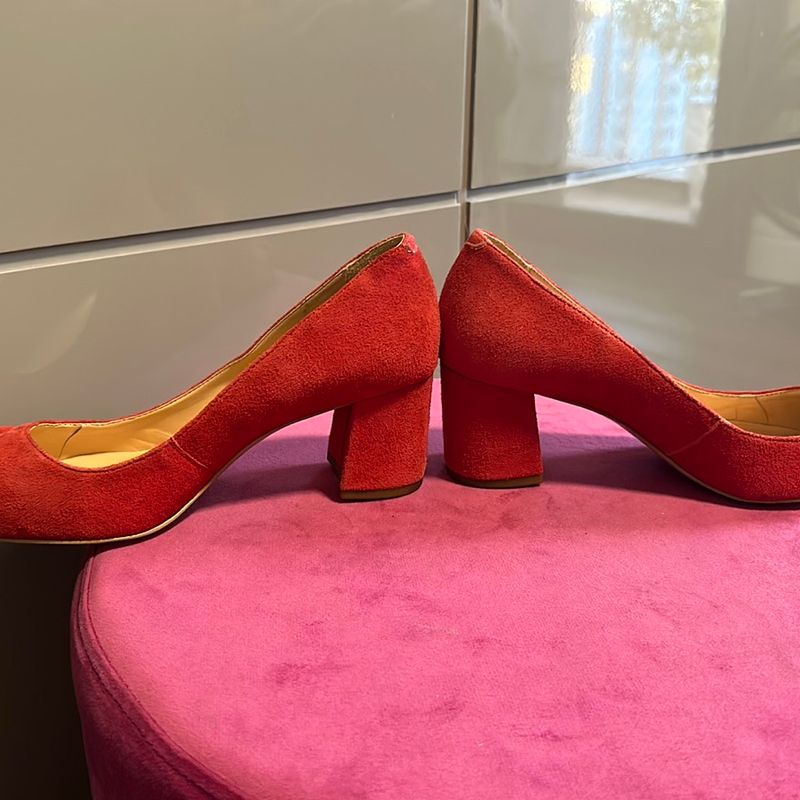 Scarpin vermelho hot sale luiza barcelos