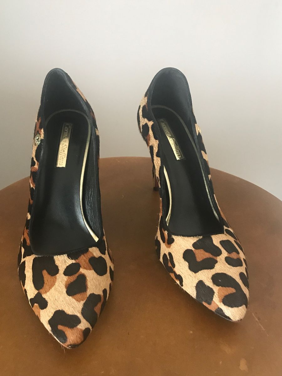 scarpin onça carmen steffens