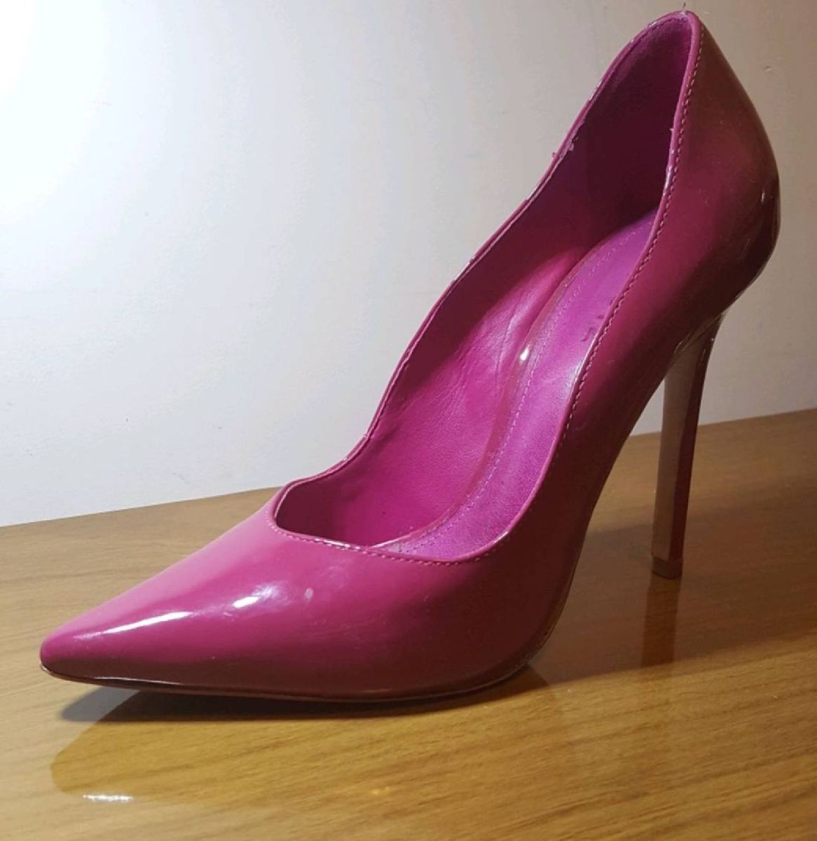 scarpin pink schutz