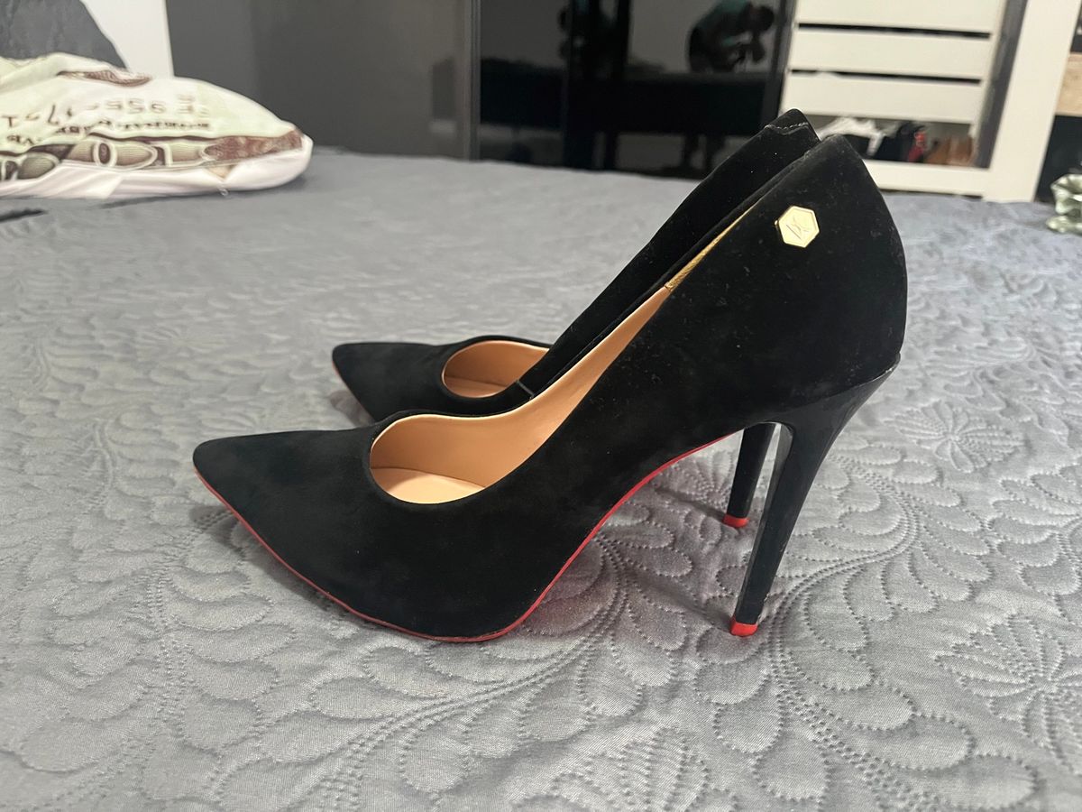 Scarpin Di Cristalli Veludo Preto Sapato Feminino Di Cristalina