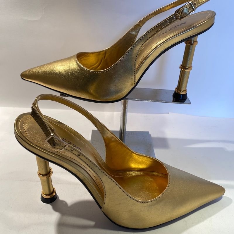 Scarpin Dourado Arezzo Sapato Feminino Arezzo Nunca Usado