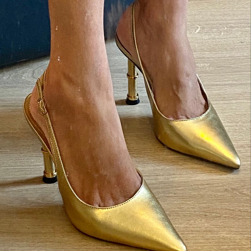 Scarpin Dourado Arezzo Sapato Feminino Arezzo Nunca Usado