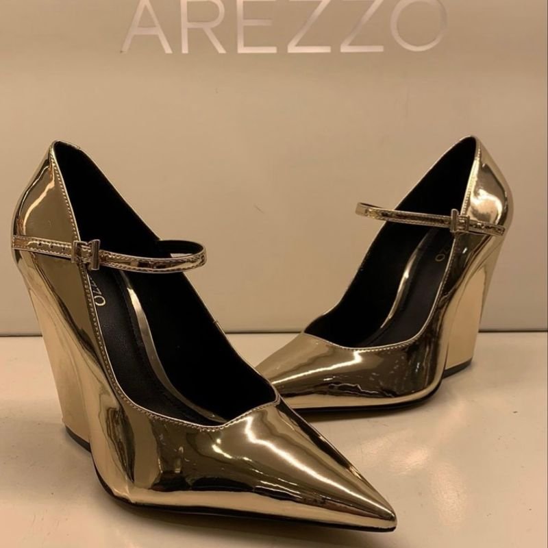 Scarpin Dourado Arezzo Fechado Inverno 2023 Sapato Feminino Arezzo Nunca Usado 93371931 enjoei