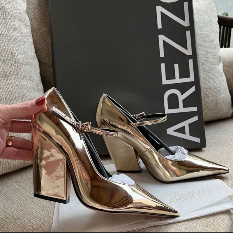 Scarpin Dourado Salto Bloco Bico Fino Arezzo Nova Original 33 Sapato  Feminino Arezzo Nunca Usado 103606530 enjoei