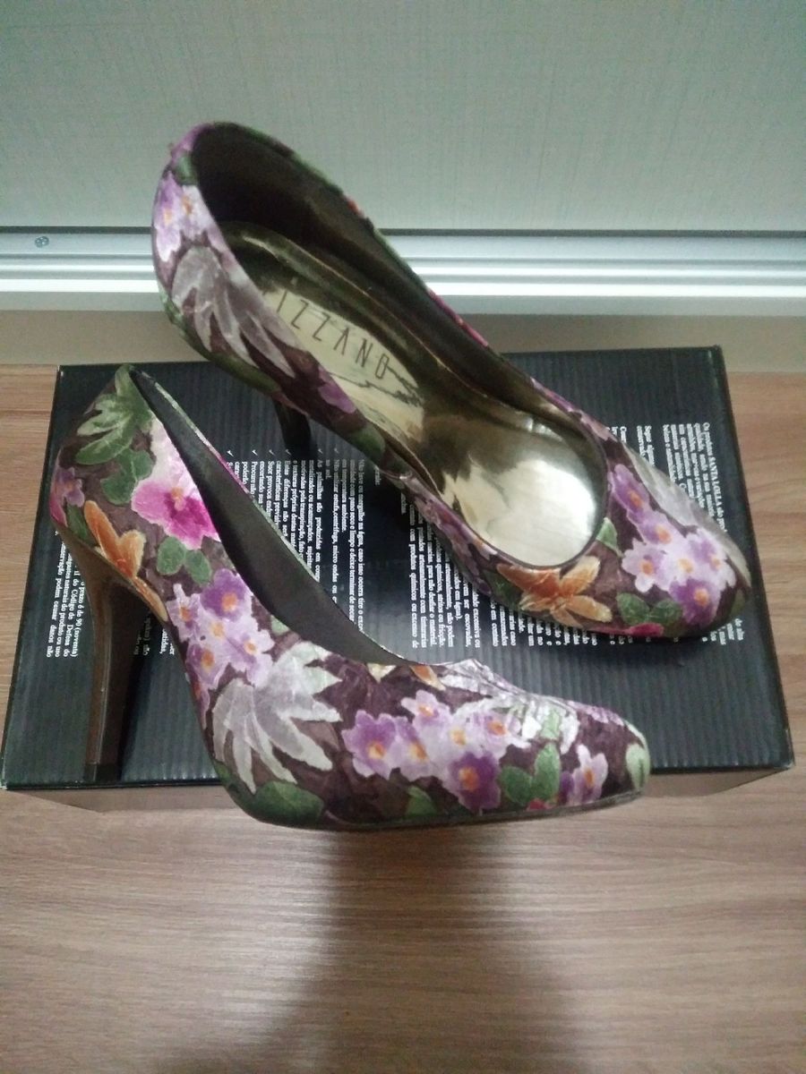 sapato scarpin florido