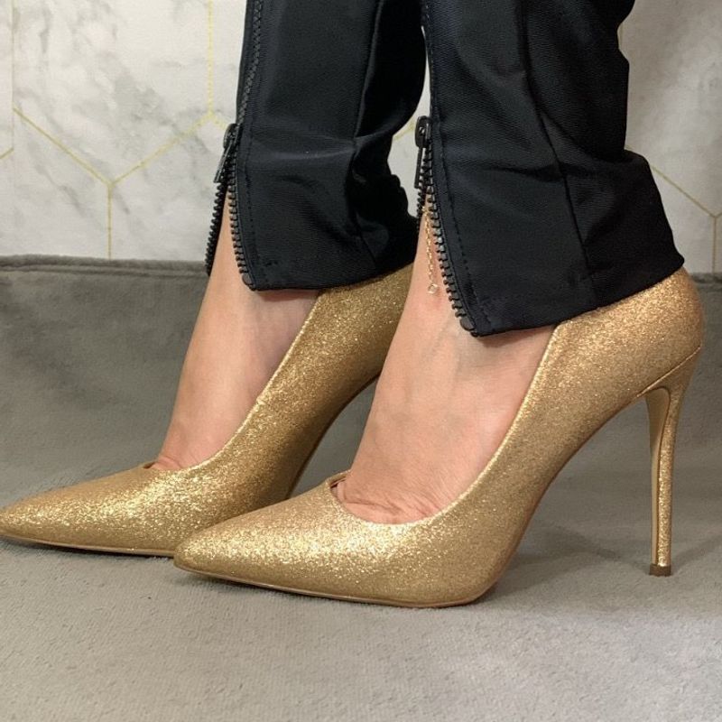 Scarpin store glitter dourado