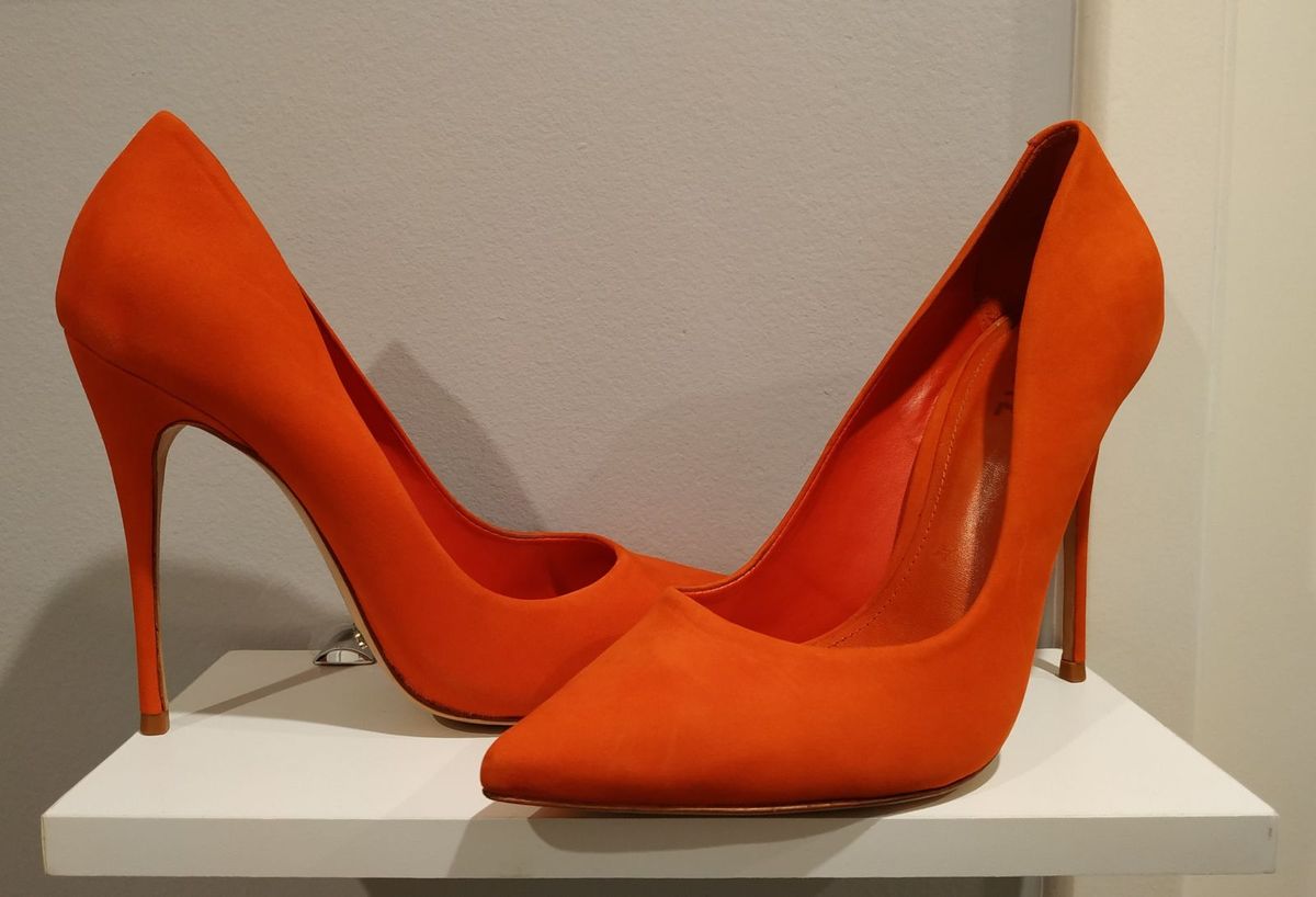 scarpin laranja