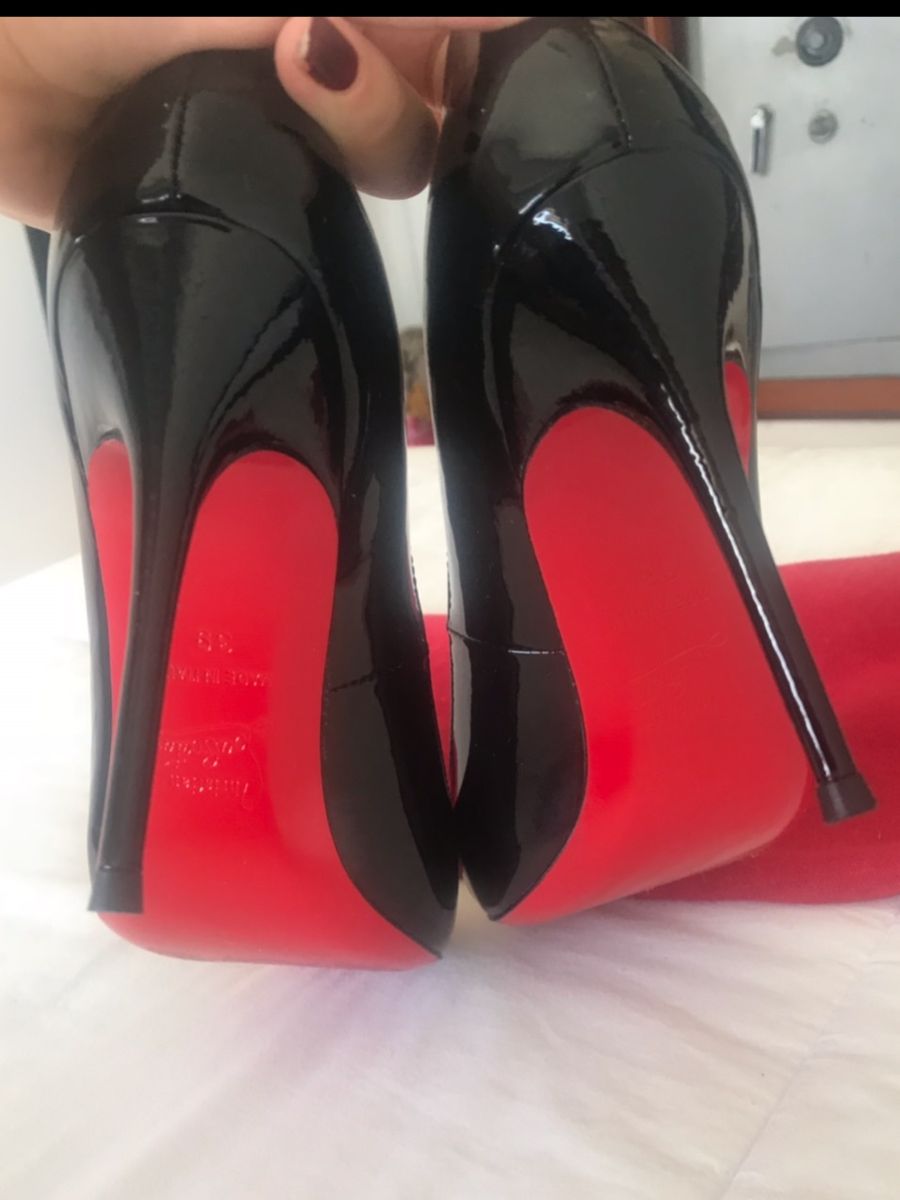 scarpin preto louboutin preço