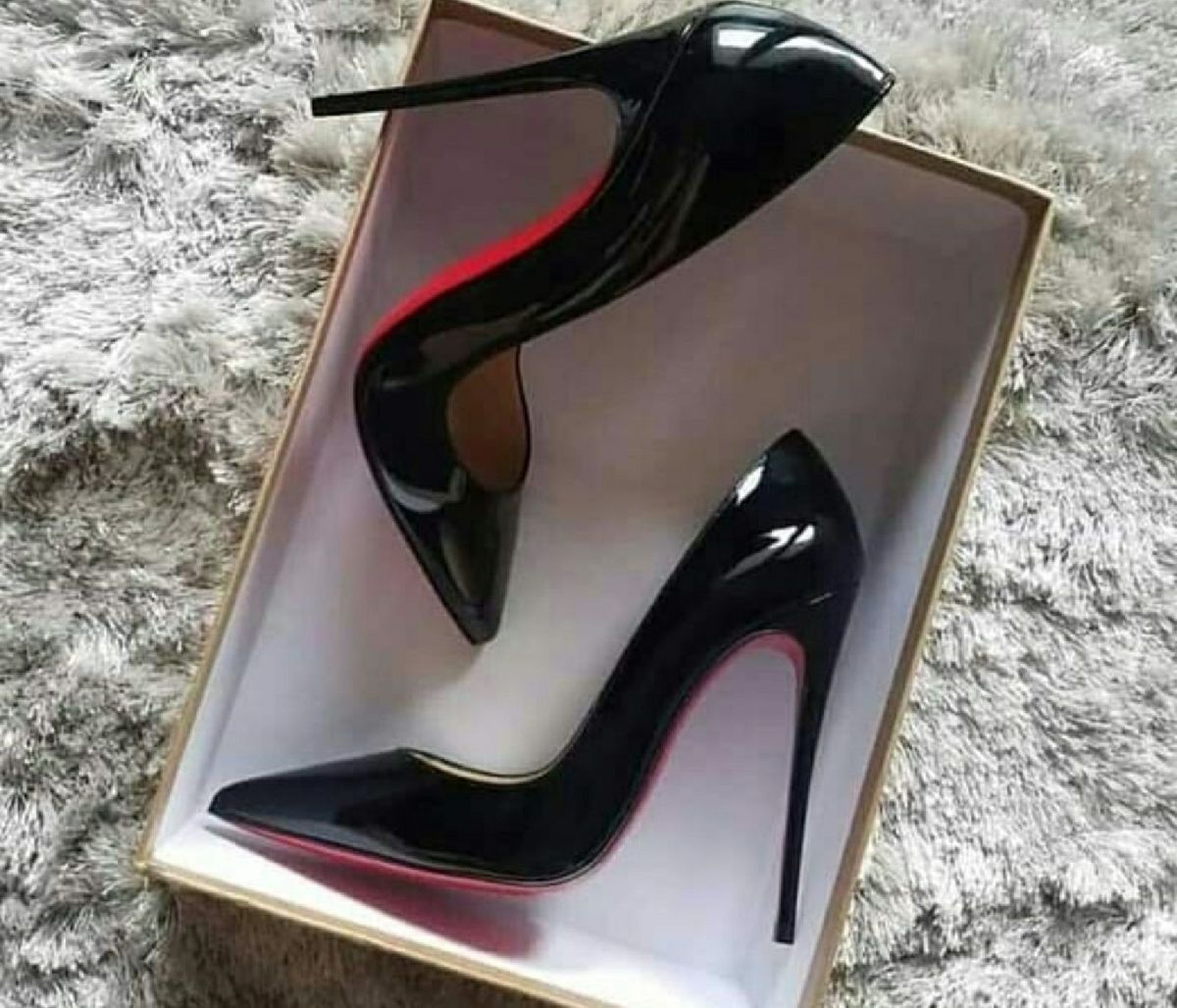 louboutin preto e vermelho