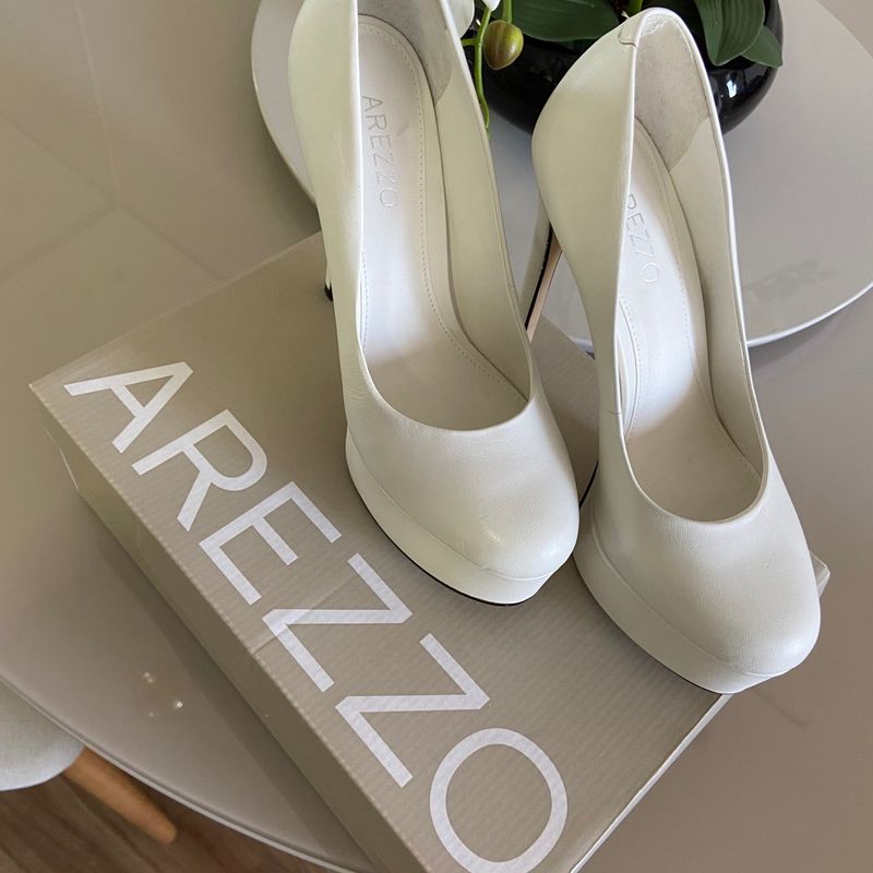 Scarpin branco best sale meia pata