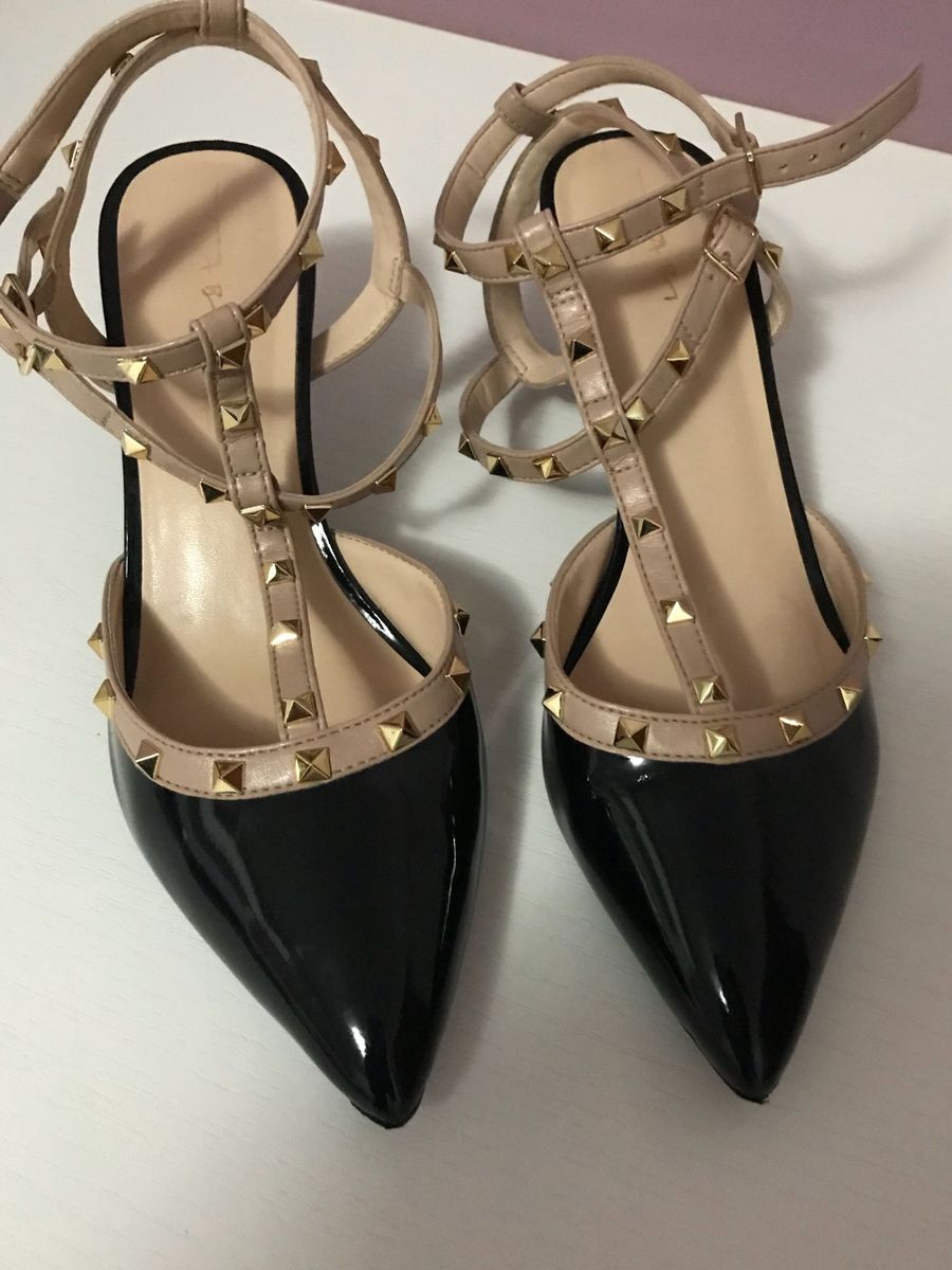 scarpin modelo valentino