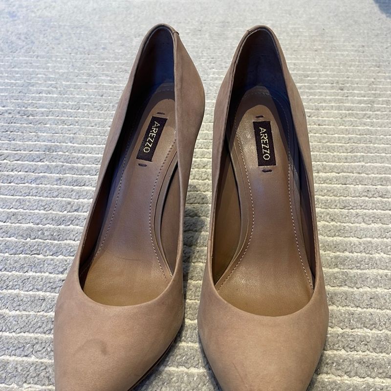 Scarpin Nude de Veludo Sapato Feminino Arezzo Usado 93013941