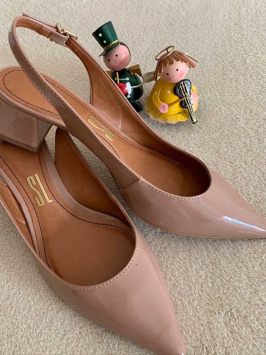 scarpin nude salto quadrado