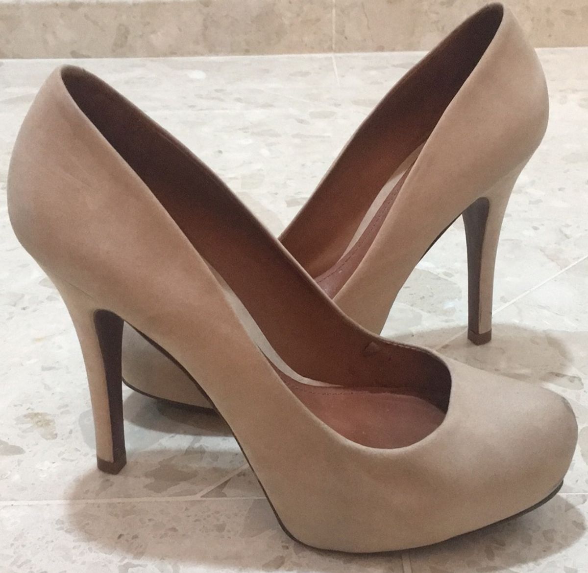 schutz scarpin nude