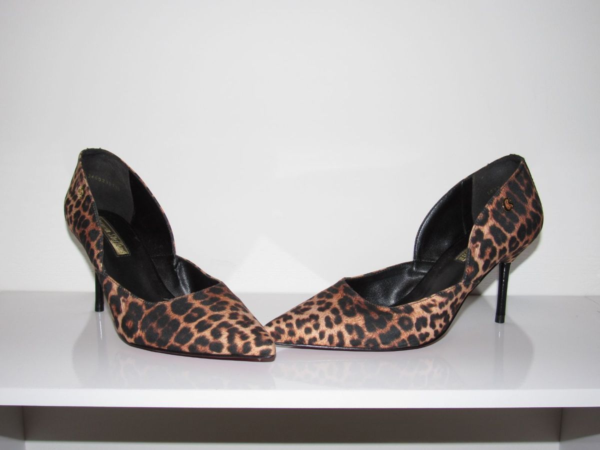 scarpin onça carmen steffens