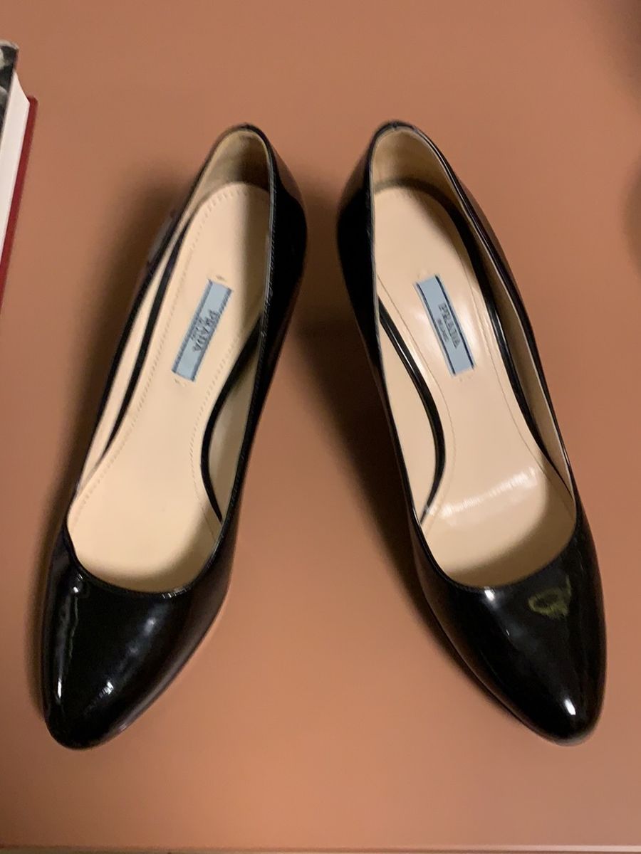 scarpin prada