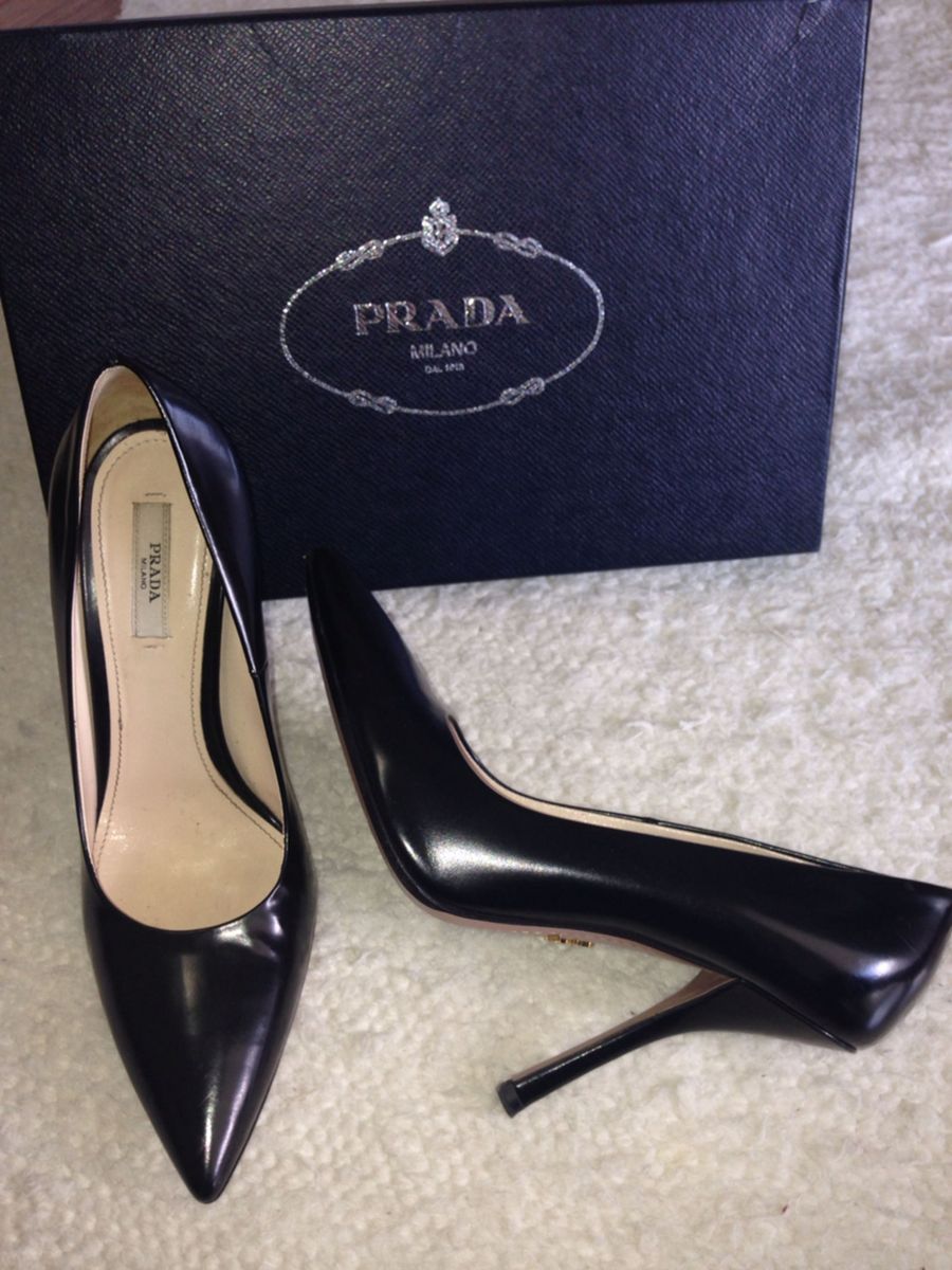 scarpin prada