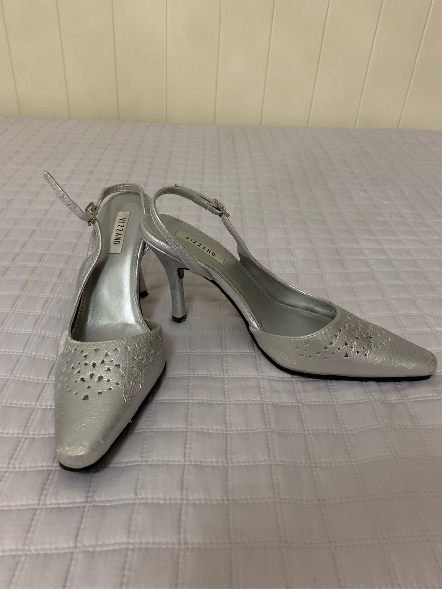 scarpin aberto atrás vizzano