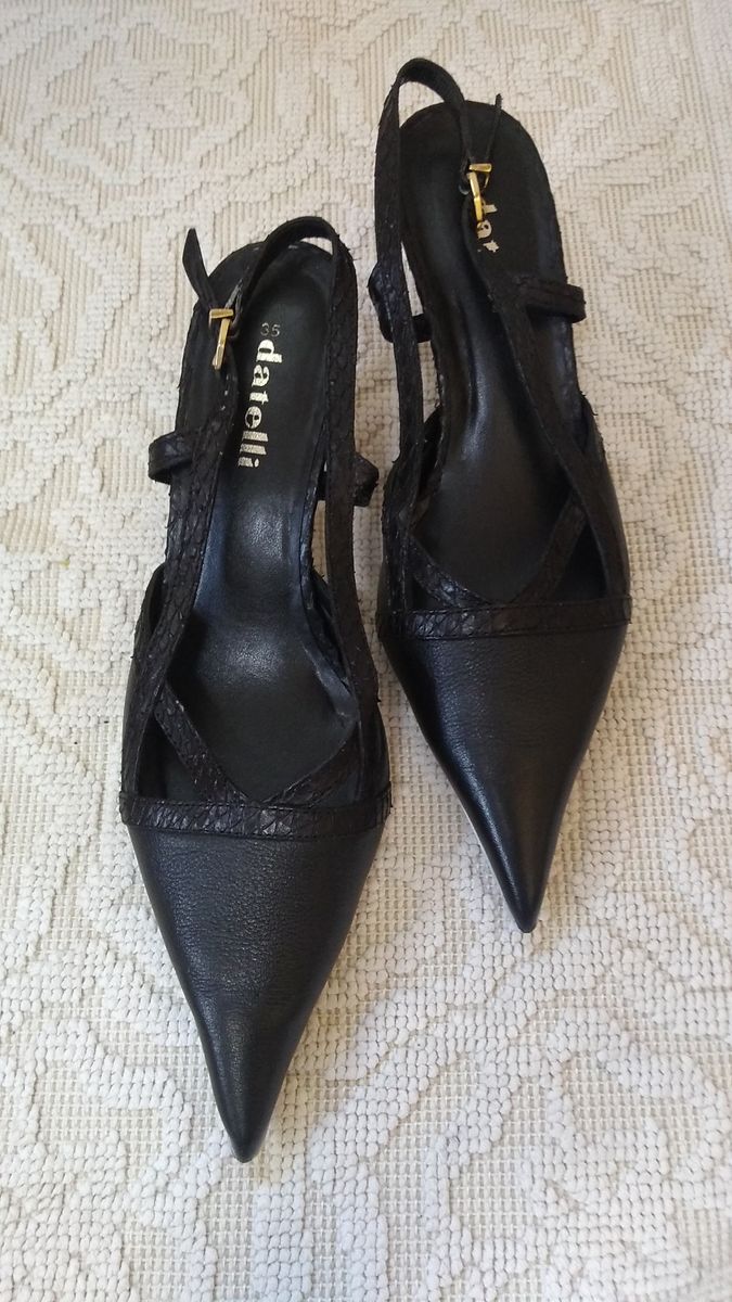 scarpin preto aberto atras