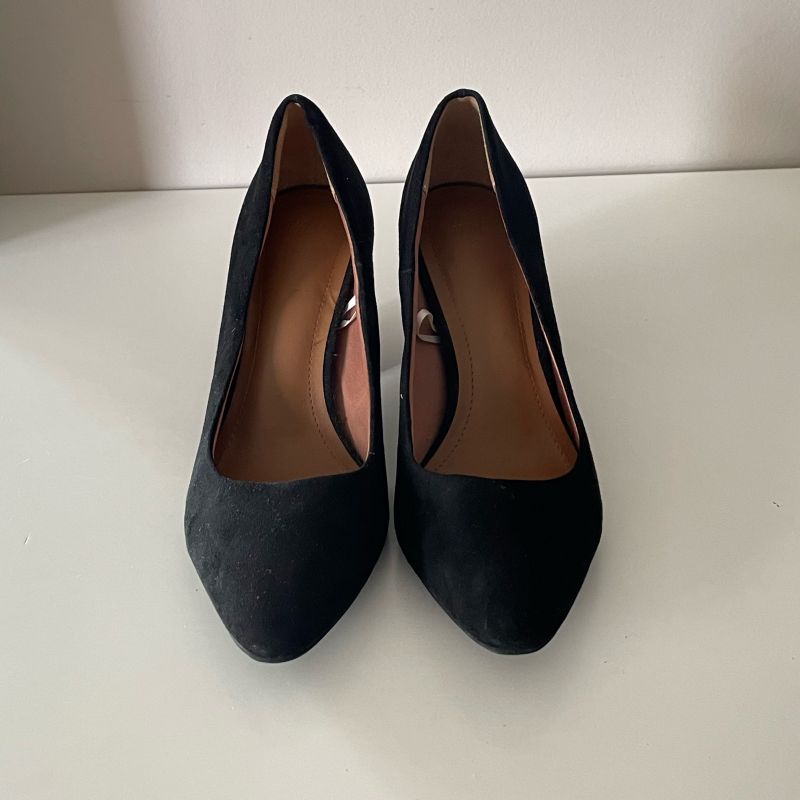 Scarpin preto sale aveludado