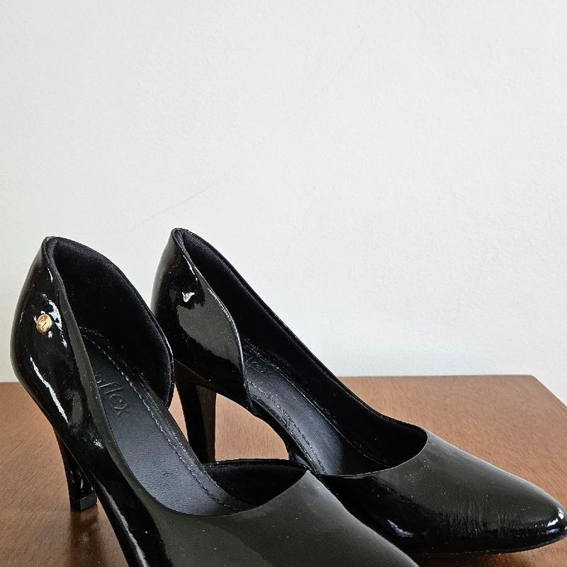 Scarpin best sale preto brilhante