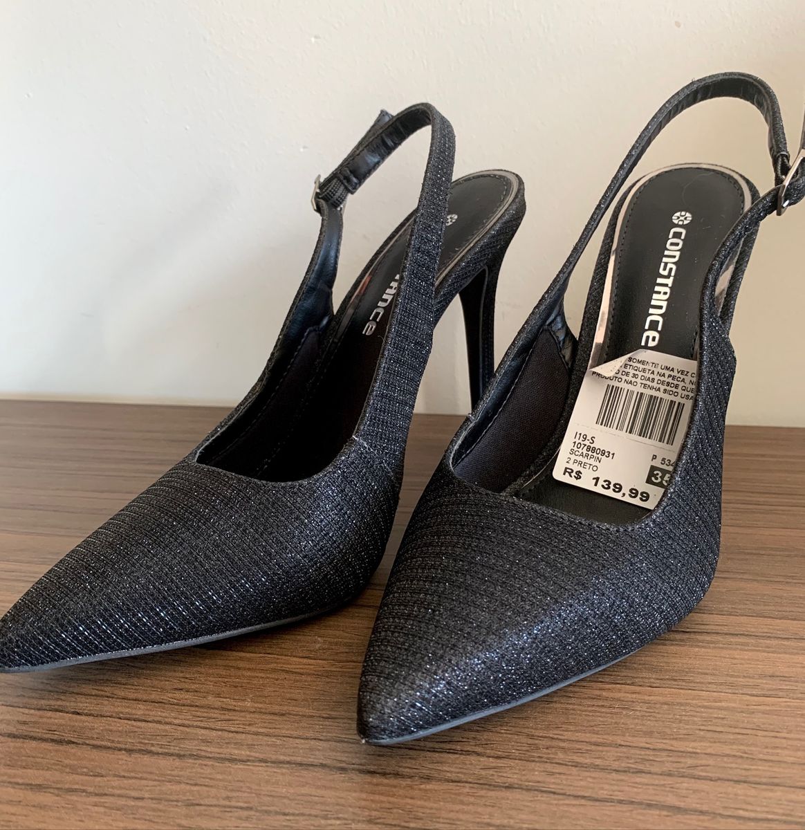 scarpin preto brilhoso