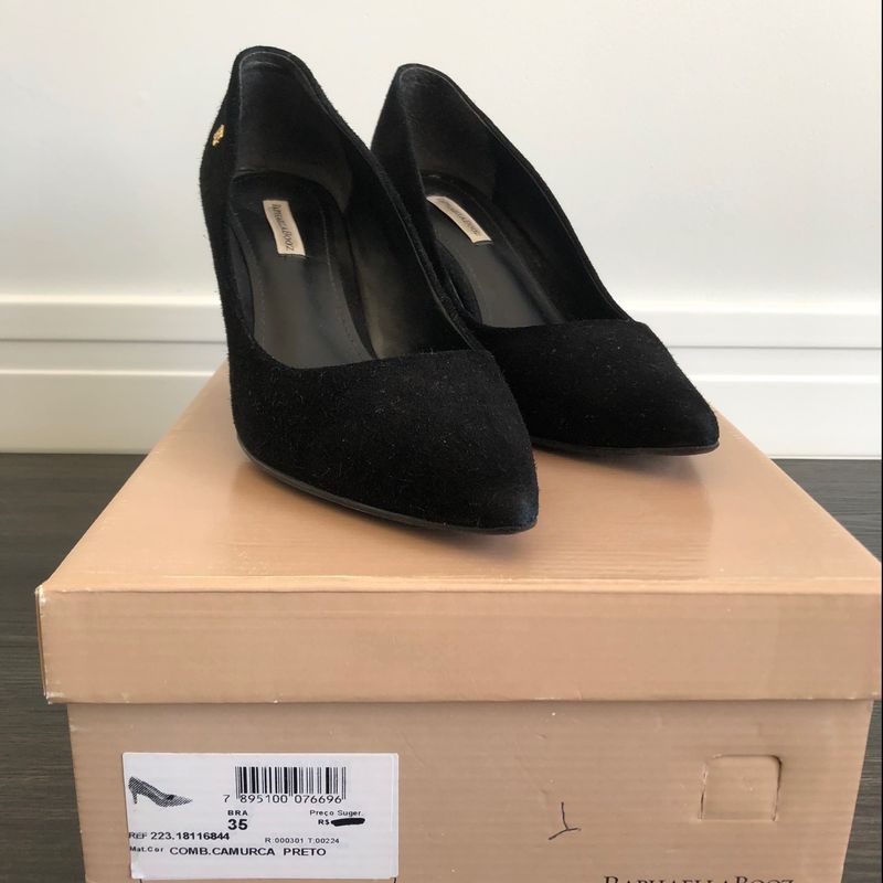 Scarpin preto best sale raphaella booz