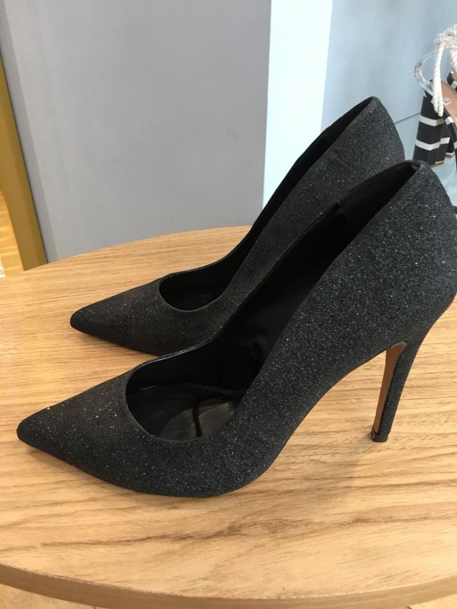 scarpin com brilho
