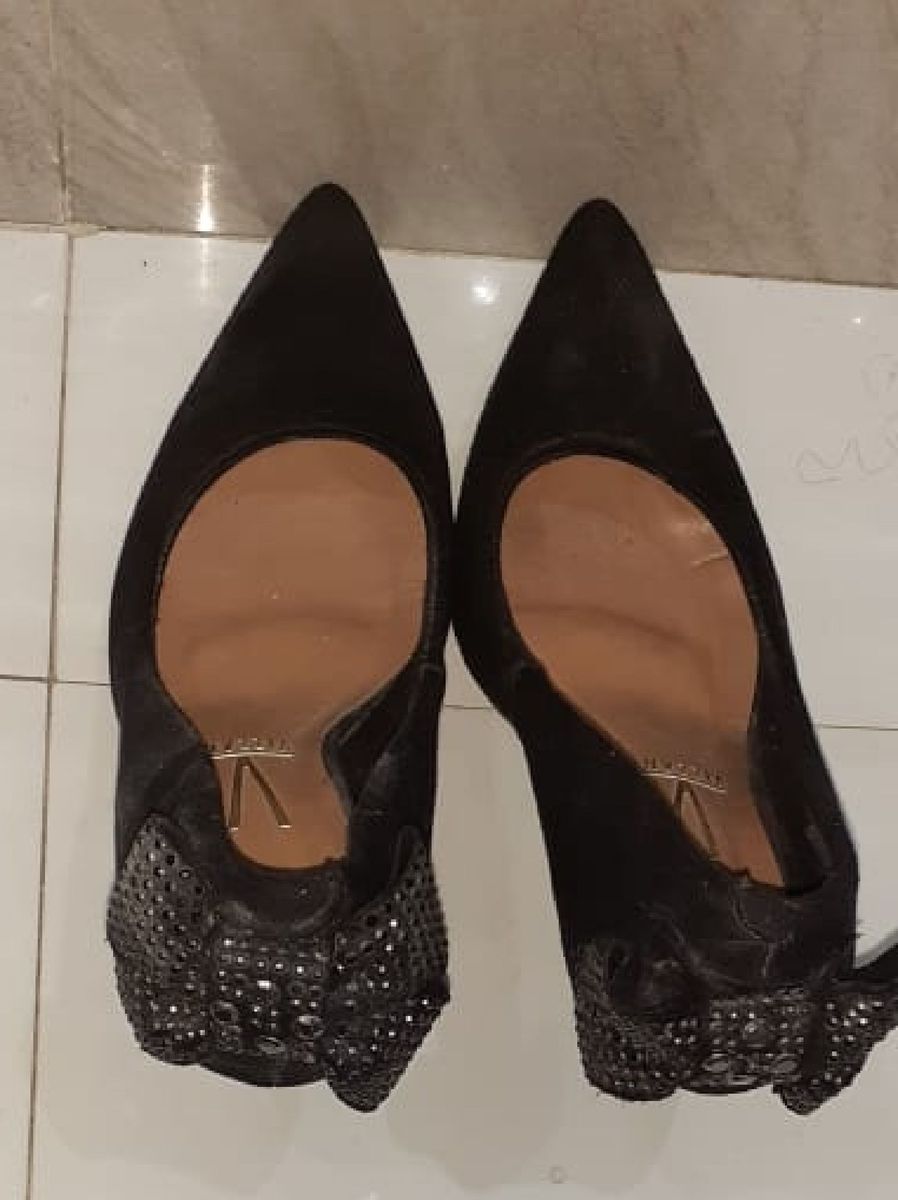 scarpin preto com laço