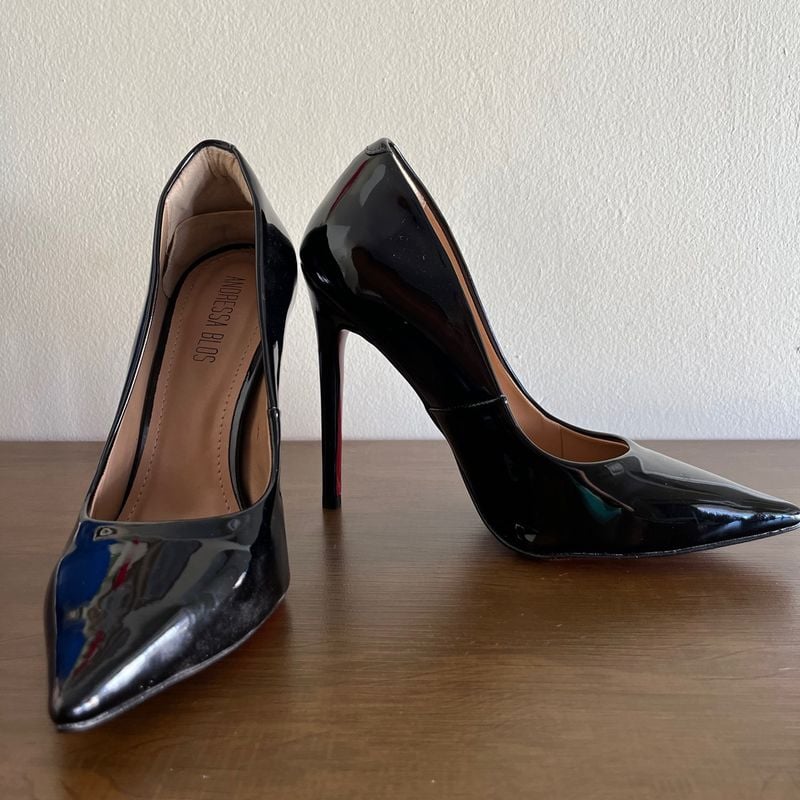 Scarpin Preto com Sola Vermelha Andressa Blos Sapato Feminino Andressa  Blos Usado 88976749 enjoei