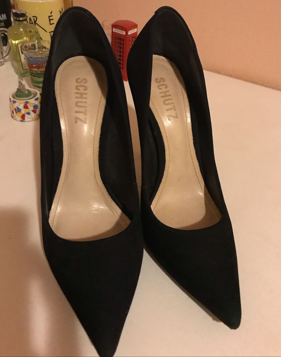 scarpin schutz preto veludo