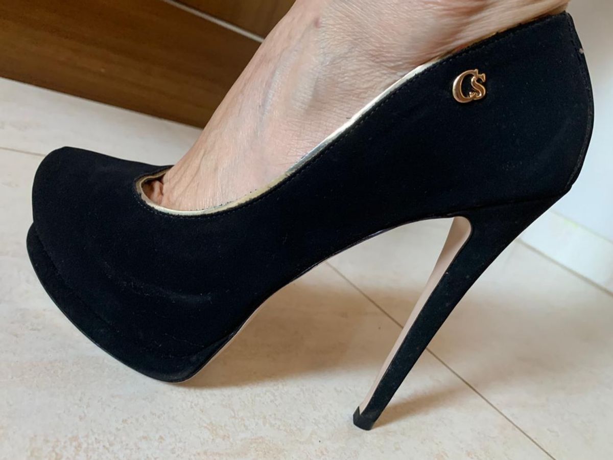 carmen steffens scarpin preto