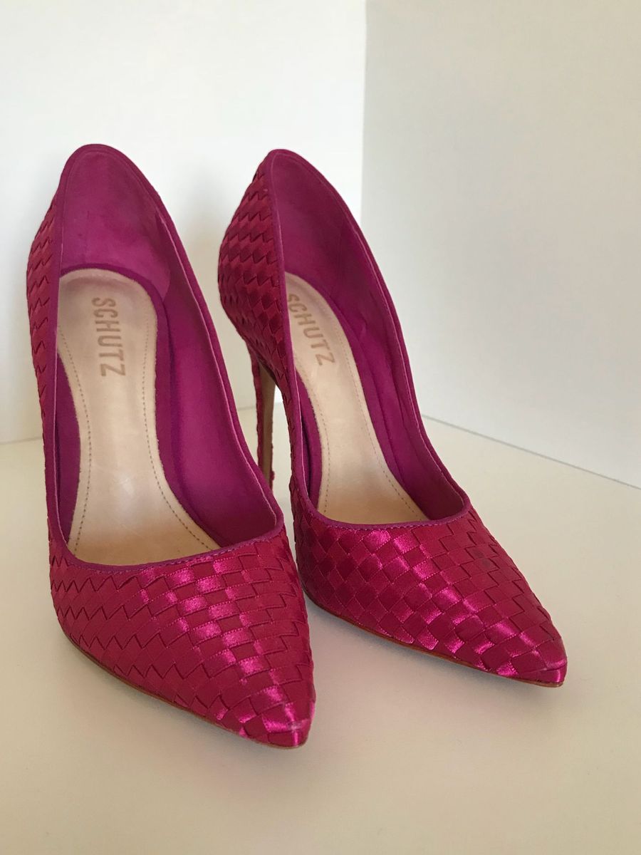 scarpin rosa pink schutz