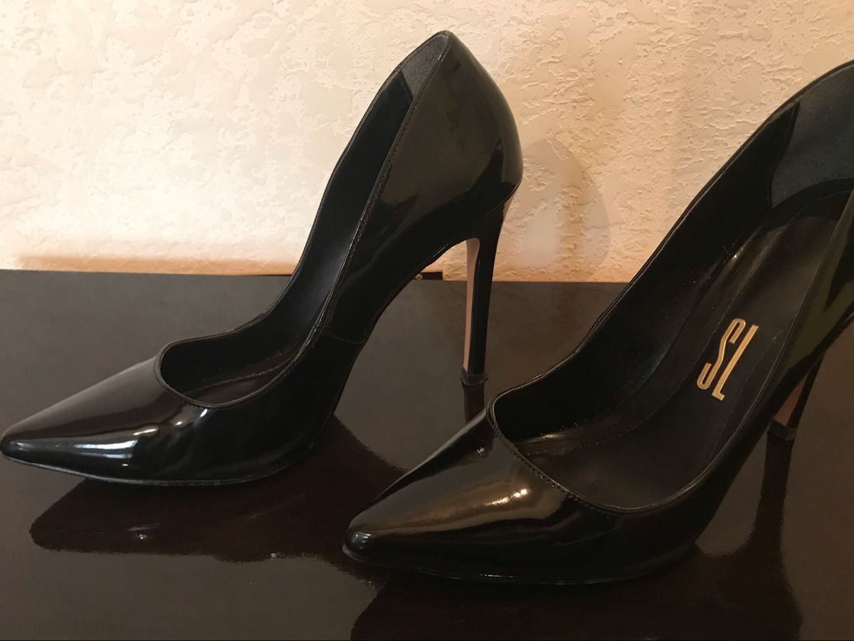 scarpin preto santa lolla