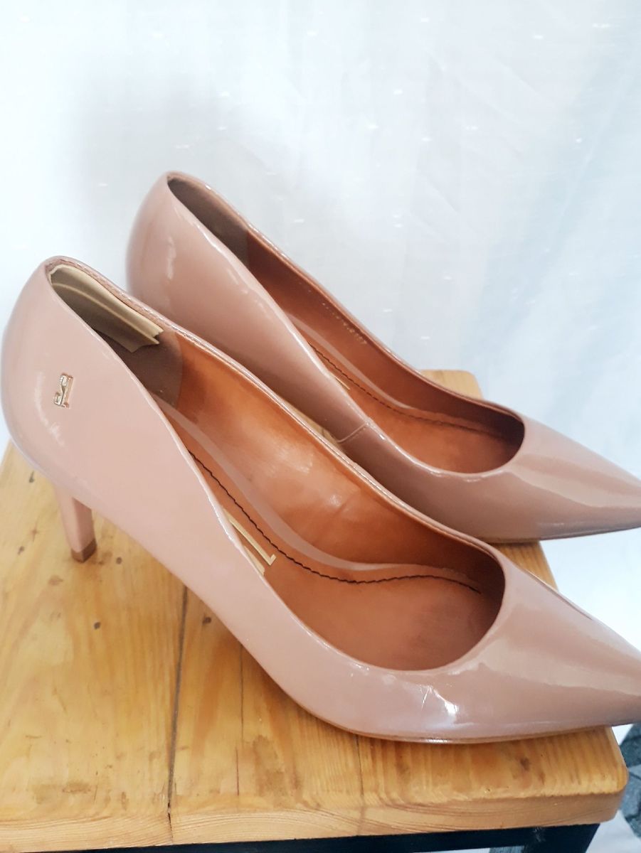 scarpin bege santa lolla