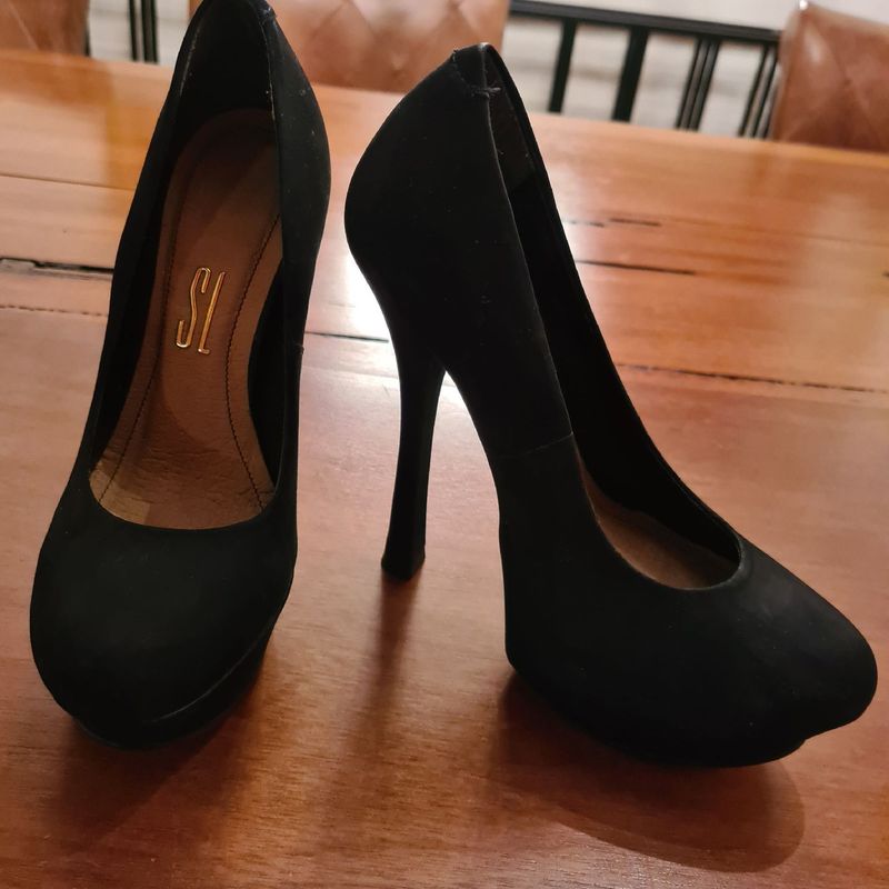 Scarpin Santa Lolla Semi Novo Tam 35. Salto 14cm. Modelo Raro da Marca para As Super Poderosas. Sapato Feminino Santa Lolla Usado 72900057 enjoei