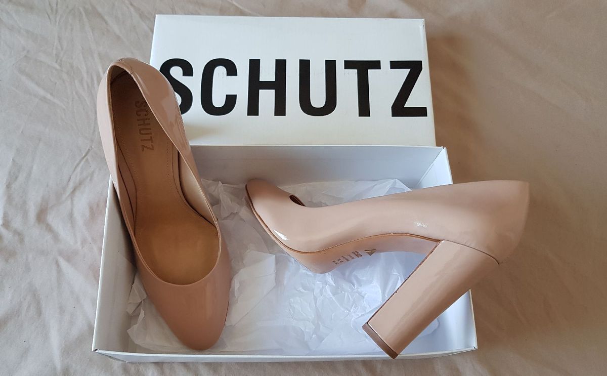 scarpin schutz salto grosso